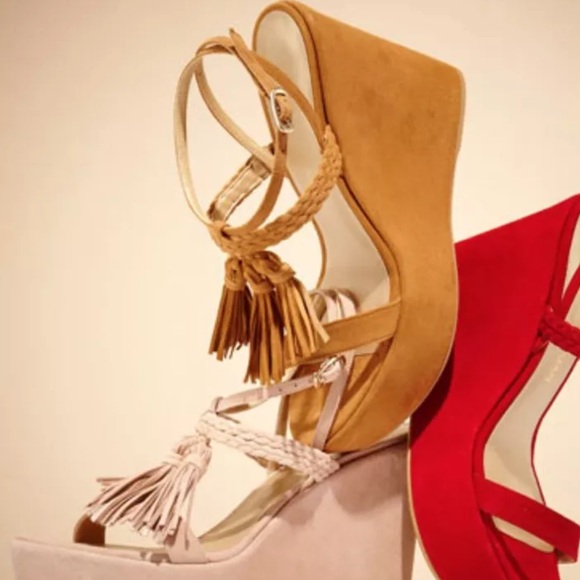 Stuart Weitzman - Picture 2 of 2